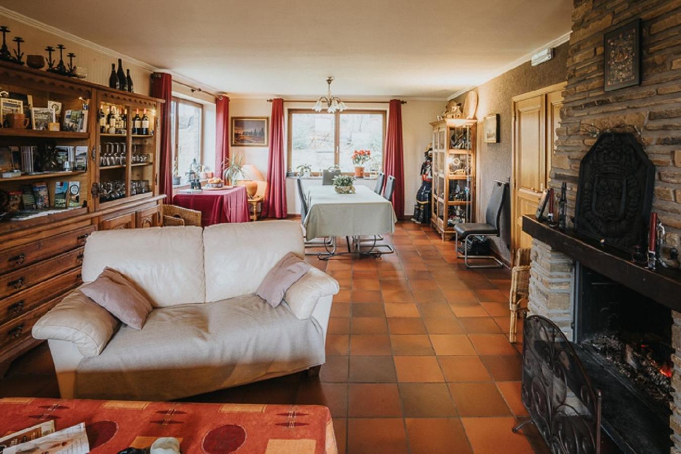Bed and Breakfast Le Refuge De Kila Waimes Esterno foto